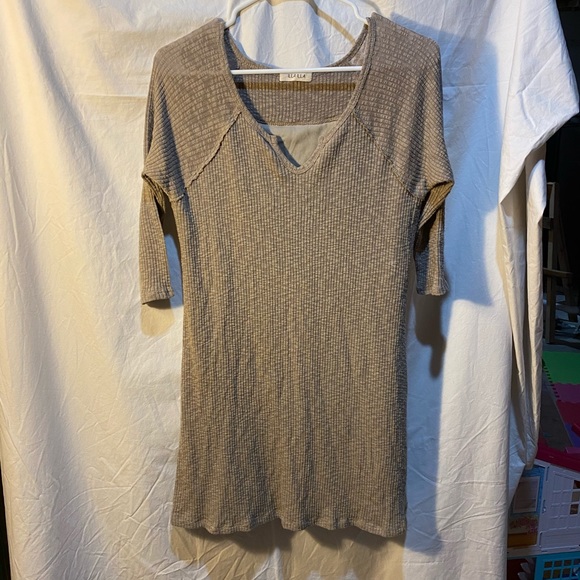 Tunic - Picture 4 of 4